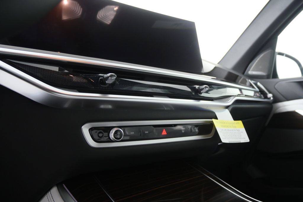 Thumbnail: 2026 BMW X5 - 21