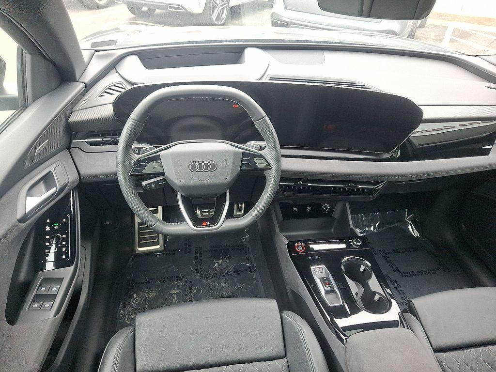 Thumbnail: 2025 Audi SQ6 e-tron - 11