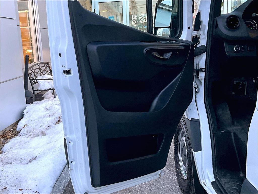 2024 Mercedes-Benz Sprinter 2500 — photo 9