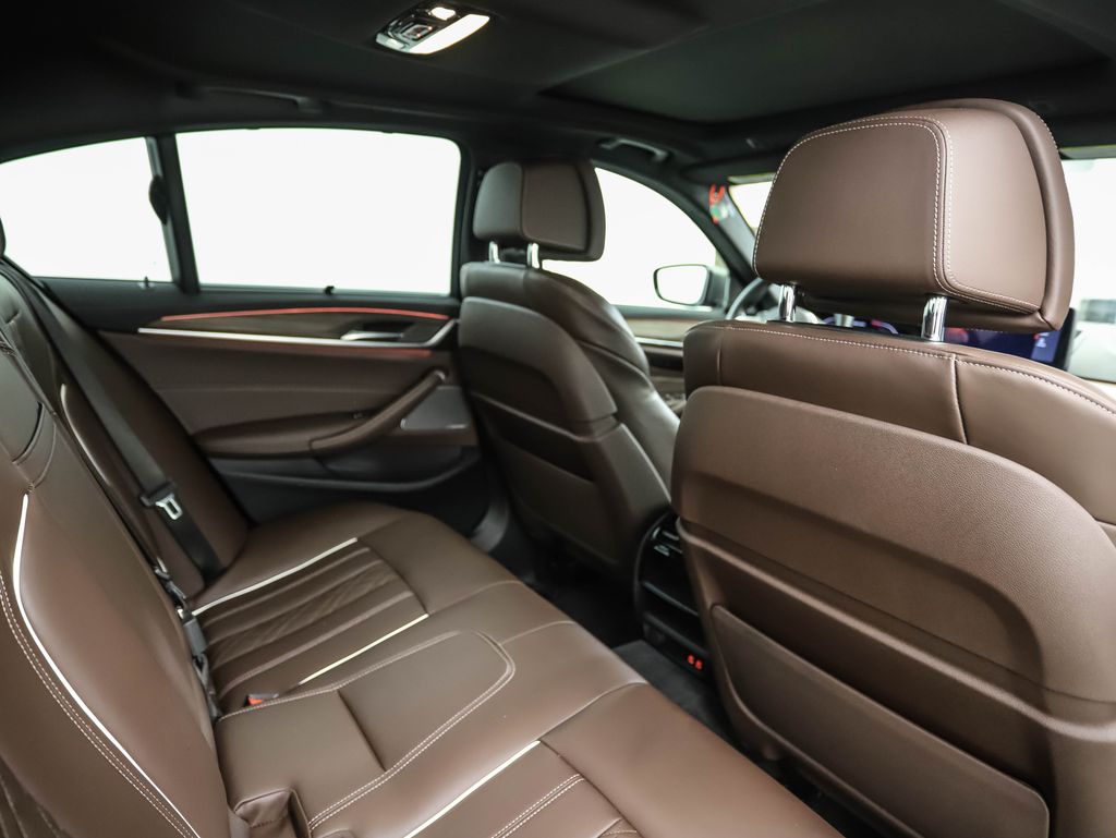 Thumbnail: 2023 BMW 5 Series - 26