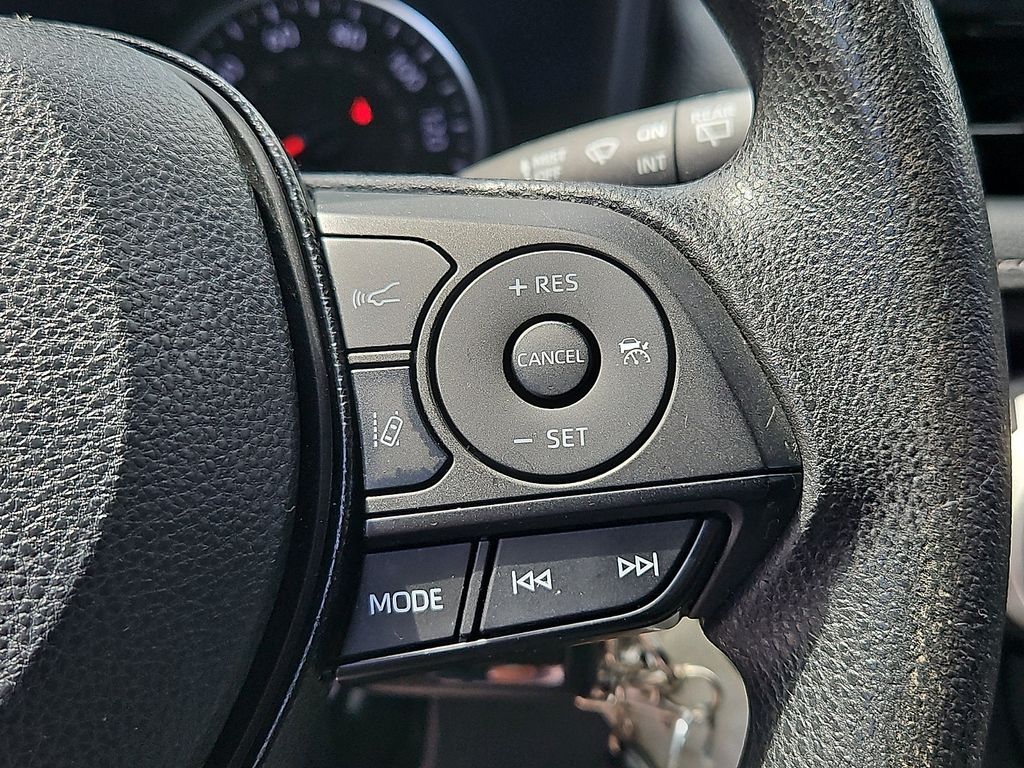 Thumbnail: 2020 Toyota RAV4 - 22