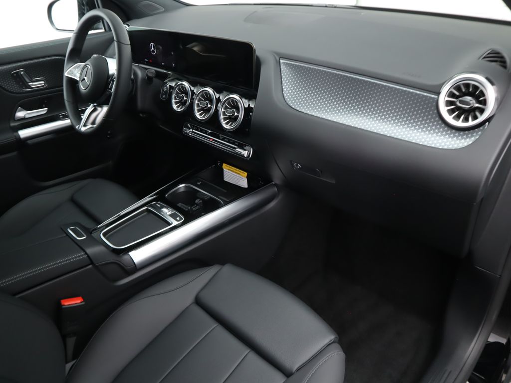 Thumbnail: 2025 Mercedes-Benz GLA - 19