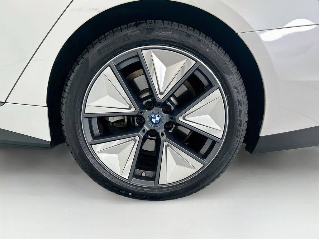 Thumbnail: 2023 BMW i4 - 30