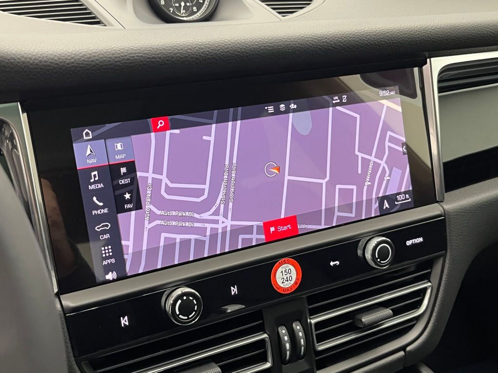 Thumbnail: 2026 Porsche Macan - 16