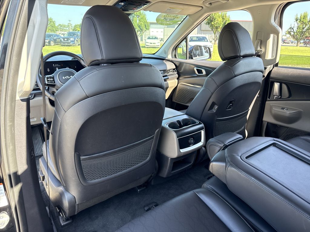Used 2026 Kia Carnival Van