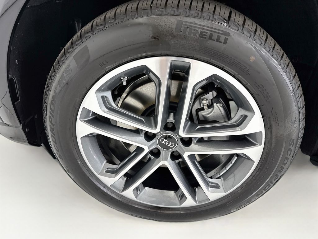 Thumbnail: 2026 Audi Q5 - 30
