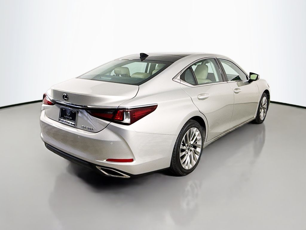 Thumbnail: 2019 Lexus ES - 5