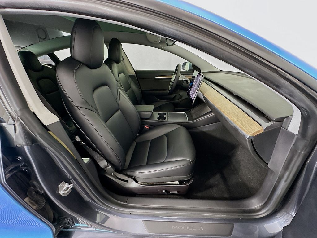 Thumbnail: 2021 Tesla Model 3 - 28