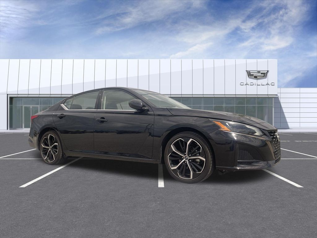 Super Black Clearcoat 2025 Nissan Altima Sedan Front-Wheel Drive Continuously Variable Transmission