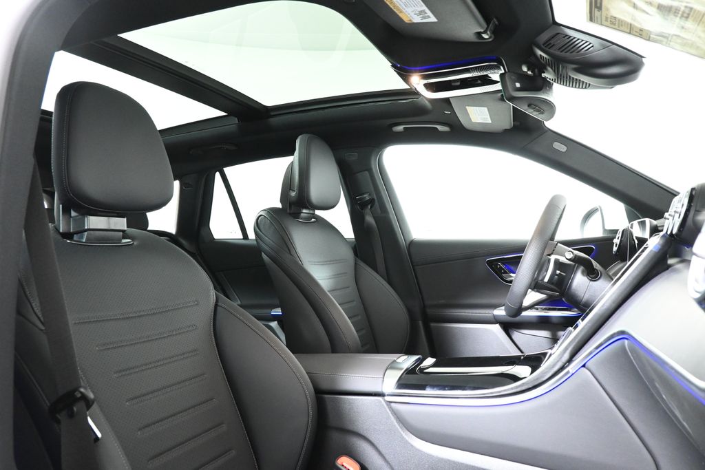 2025 Mercedes-Benz GLC 300 20