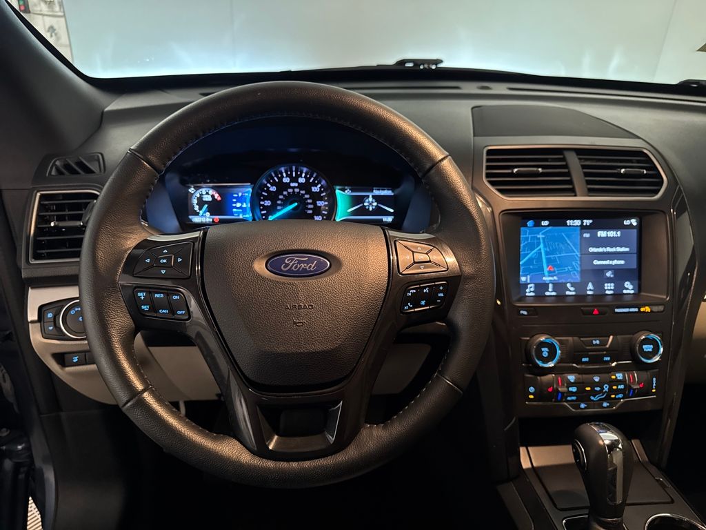 2019 Ford Explorer XLT photo 4