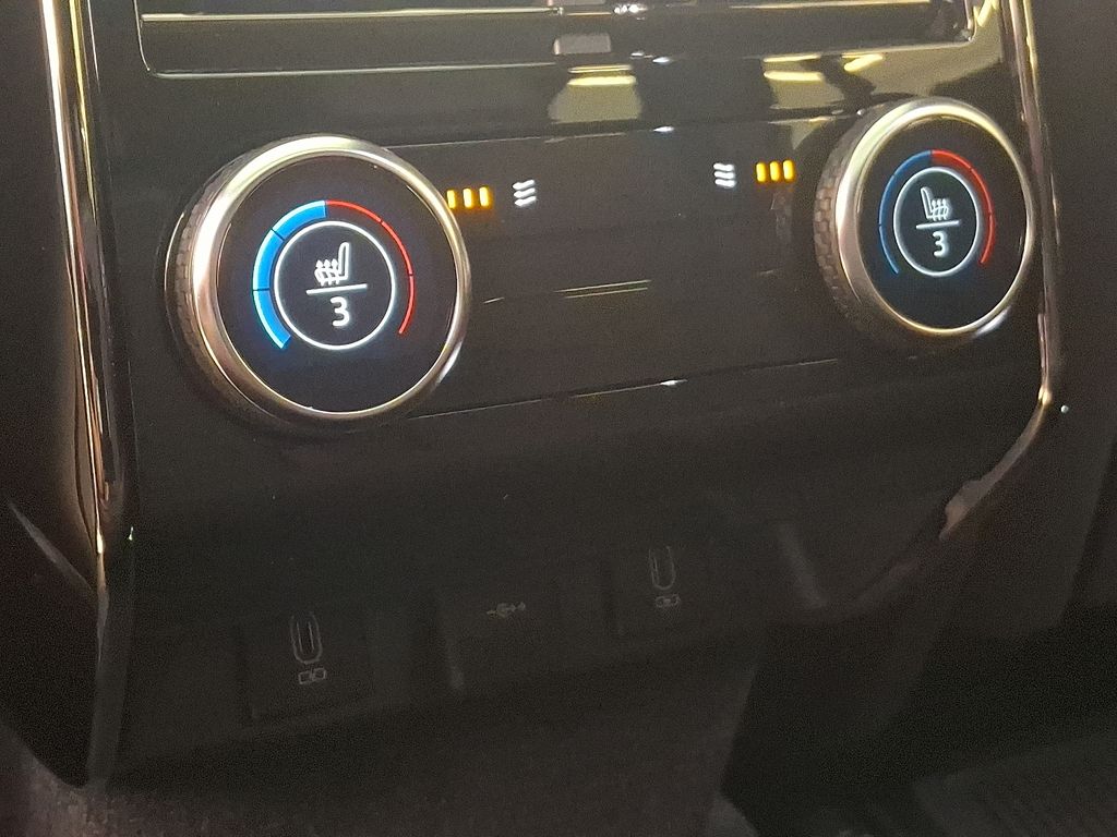 Thumbnail: 2026 Land Rover Range Rover Sport - 7