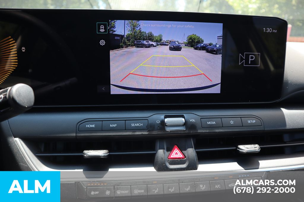 Used 2025 White Kia LXS image 33