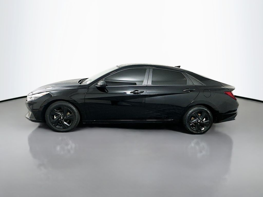 Thumbnail: 2023 Hyundai Elantra - 8