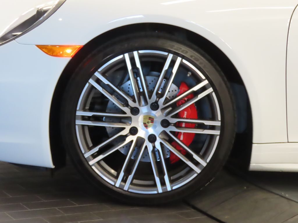 Thumbnail: 2016 Porsche 911 - 11