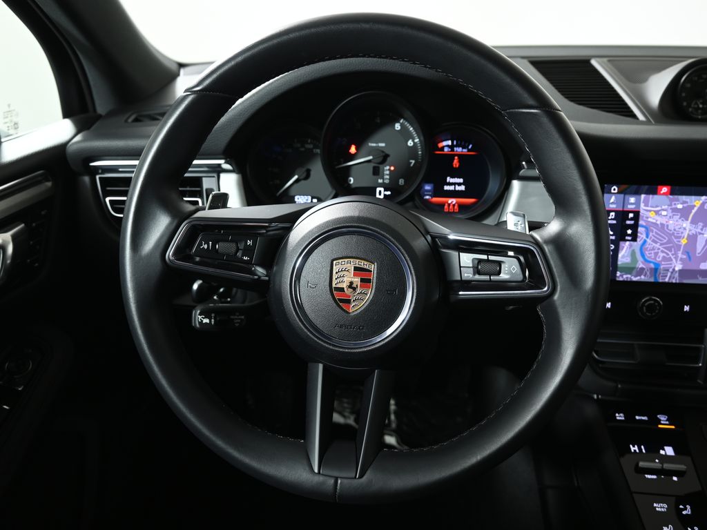 Thumbnail: 2025 Porsche Macan - 18