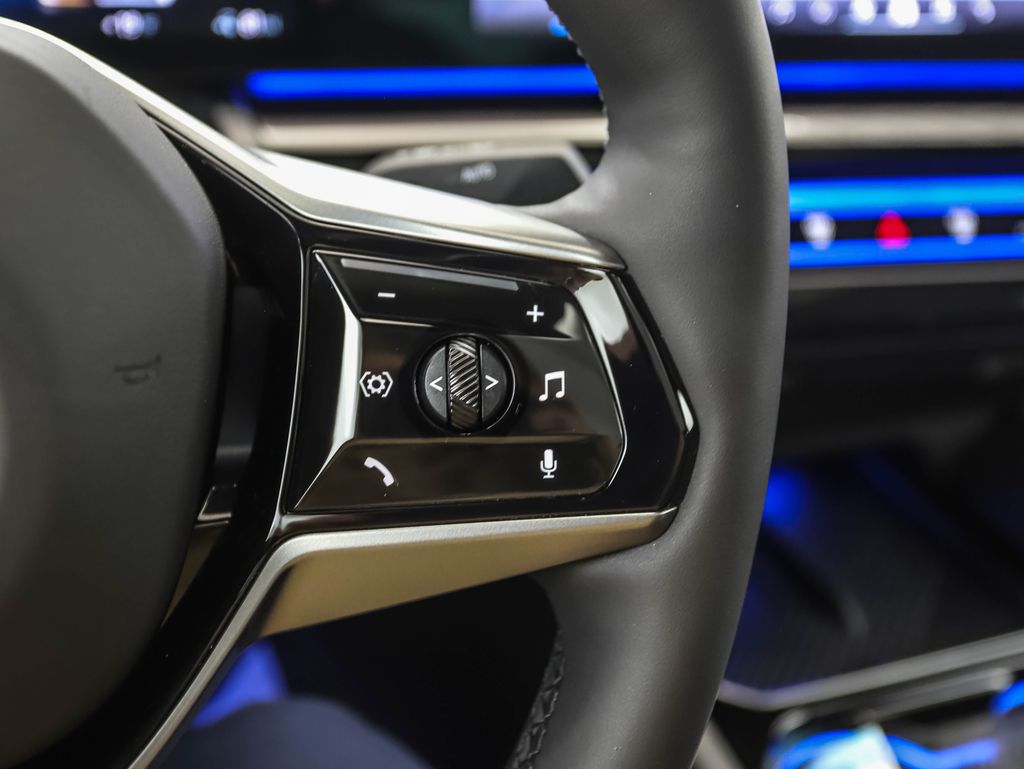 Thumbnail: 2025 BMW i5 - 13