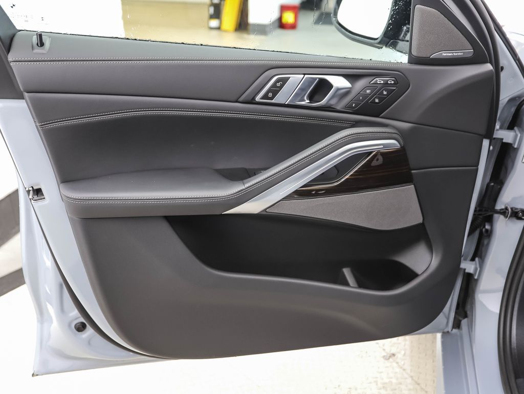 Thumbnail: 2026 BMW X6 - 10