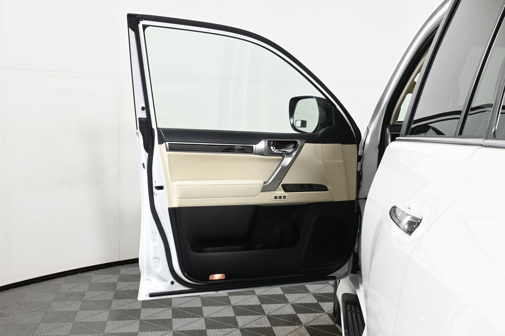 Thumbnail: 2022 Lexus GX - 29