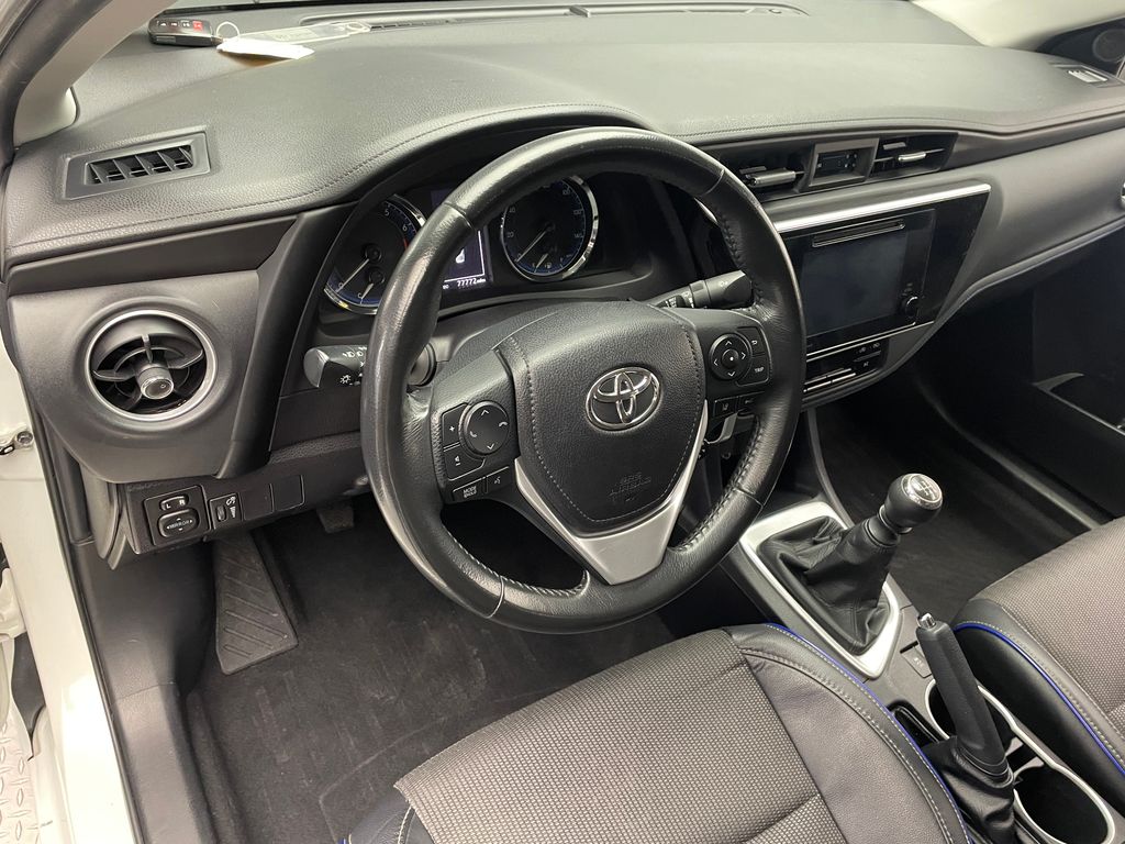 Thumbnail: 2019 Toyota Corolla - 11