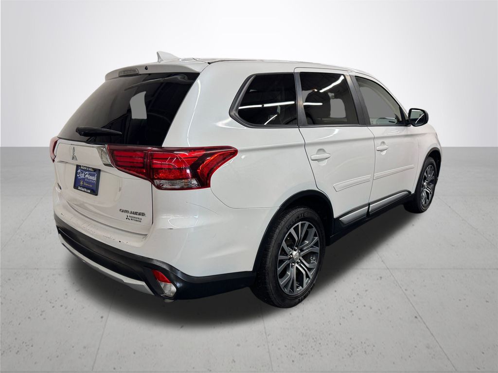 2018 Mitsubishi Outlander ES