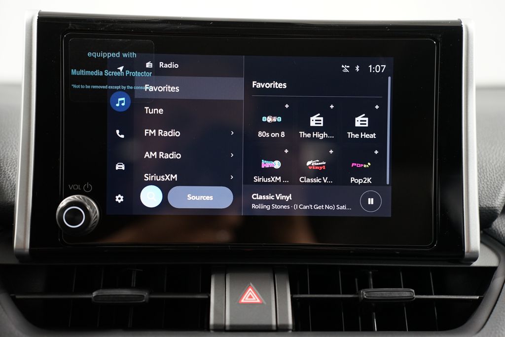2025 Toyota RAV4 XLE 18