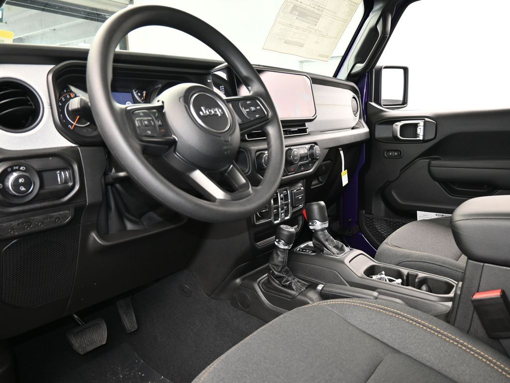 New 2026 reign Jeep Sport image 12