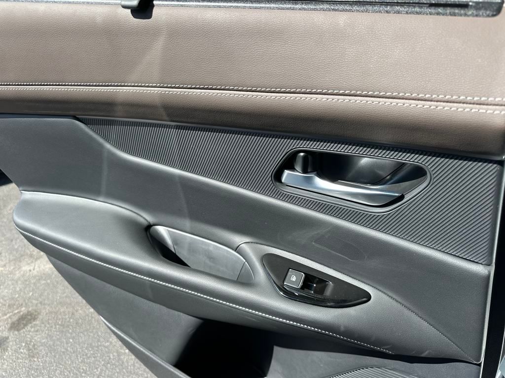 2025 Nissan Murano Platinum photo