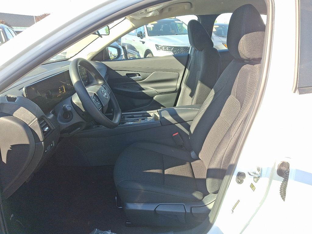 Thumbnail: 2026 Nissan Sentra - 5