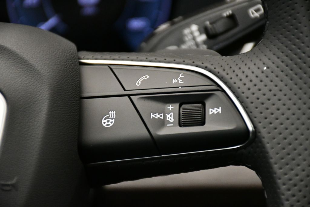2025 Audi Q5  25