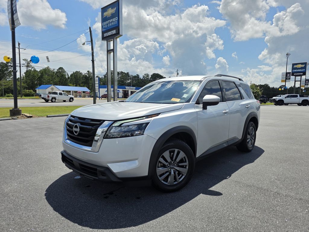 Brilliant Silver Metallic 2024 Nissan Pathfinder SUV / Crossover All-Wheel Drive 9-Speed Automatic