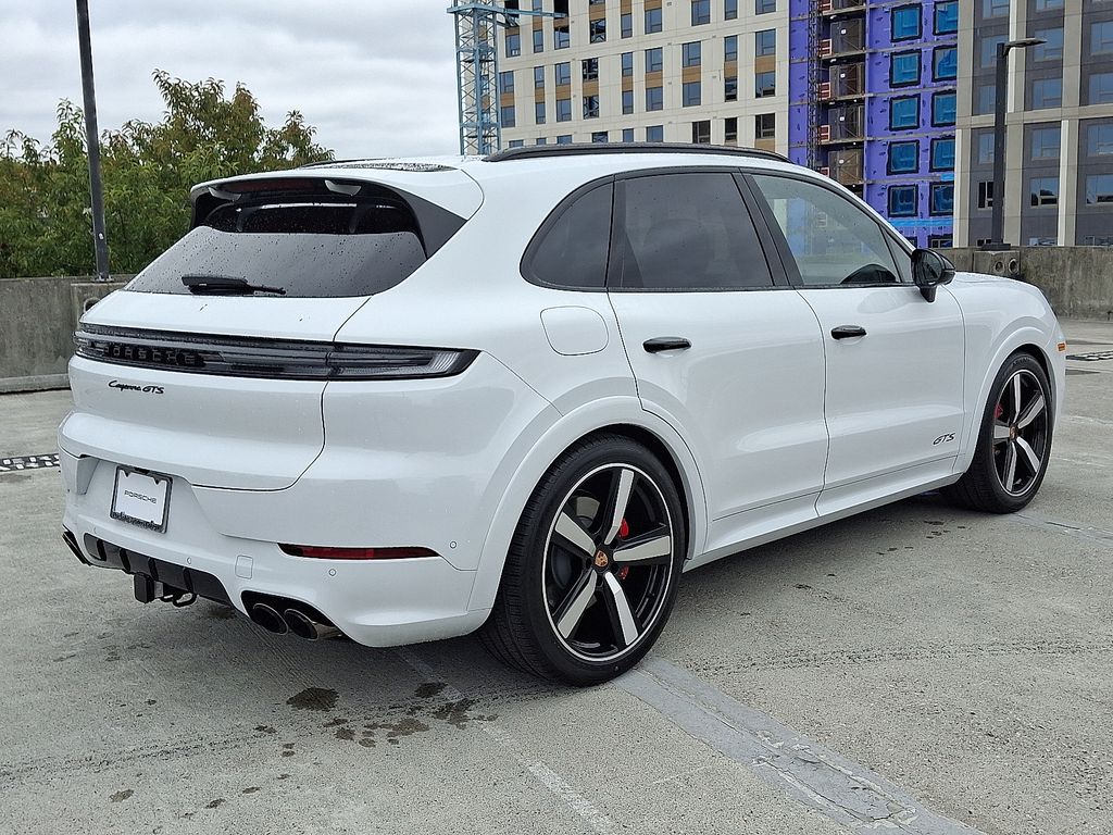 Thumbnail: 2026 Porsche Cayenne - 8