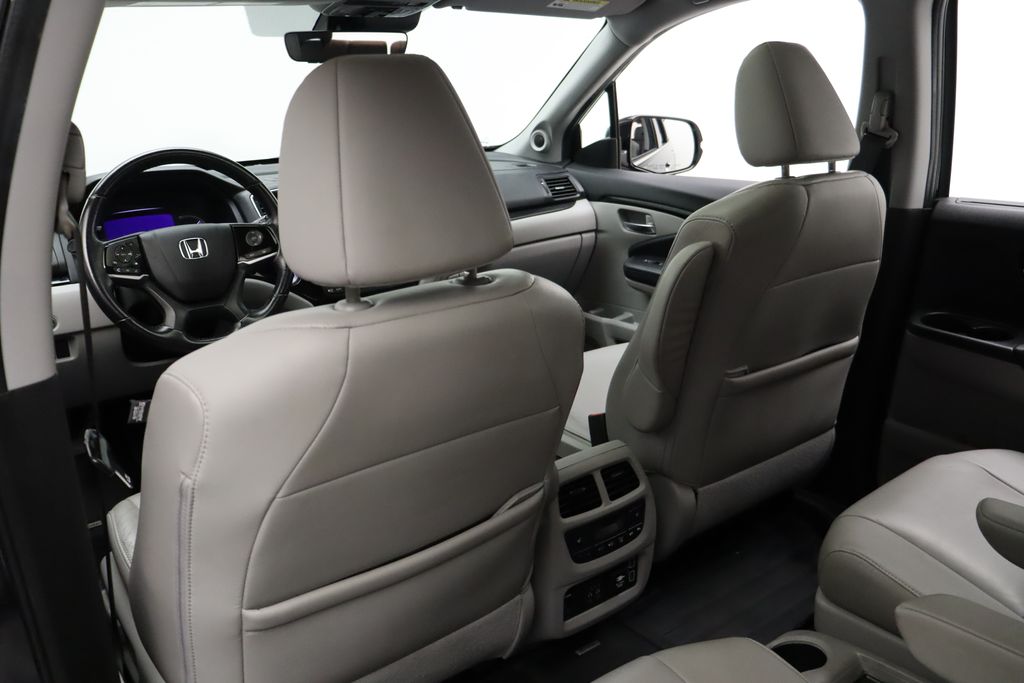 Thumbnail: 2019 Honda Pilot - 20