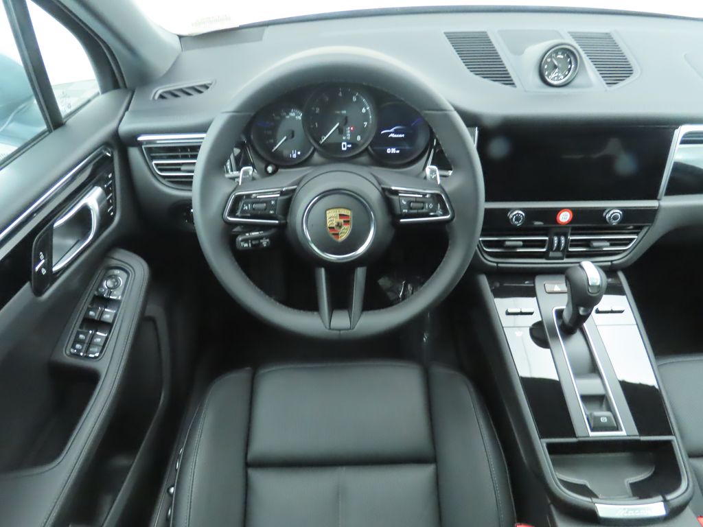 Thumbnail: 2025 Porsche Macan - 13