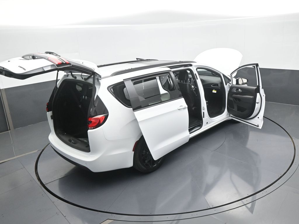 New 2026 Bright White Clearcoat Chrysler Limited image 63