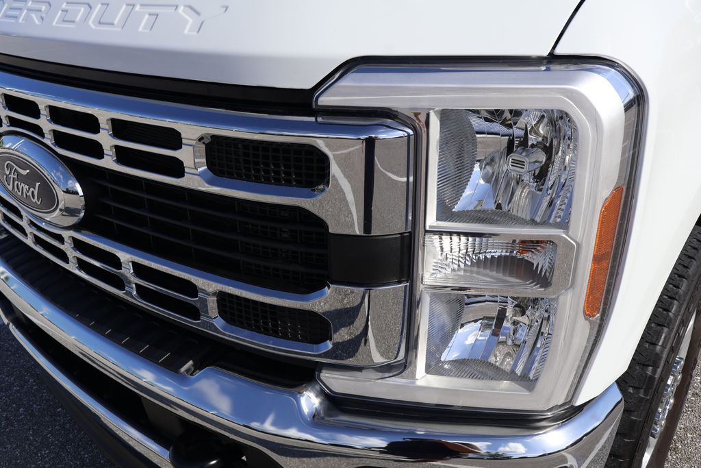 Thumbnail: 2024 Ford Econoline - 3