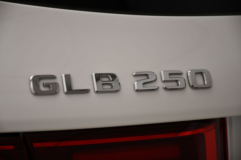 Thumbnail: 2026 Mercedes-Benz GLB - 9