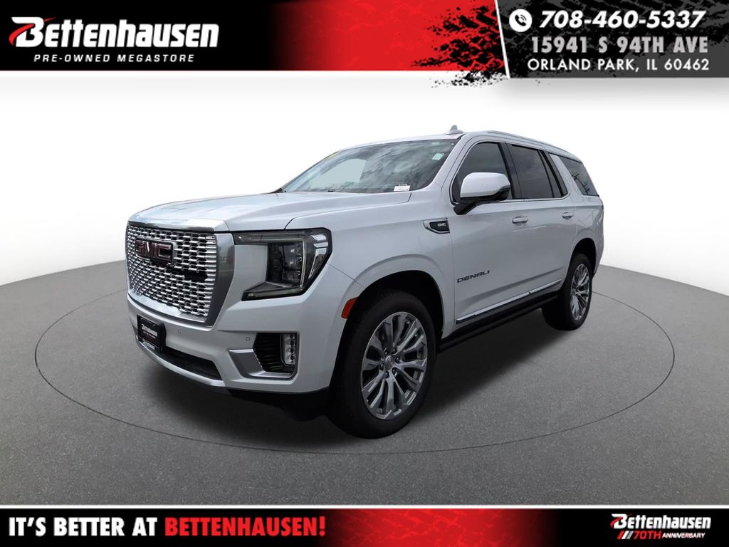 White Frost Tricoat 2024 GMC Yukon SUV / Crossover Four-Wheel Drive 