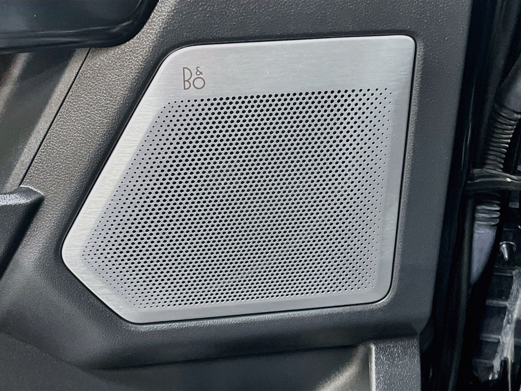 Used 2023 Blue Metallic Ford Platinum image 19