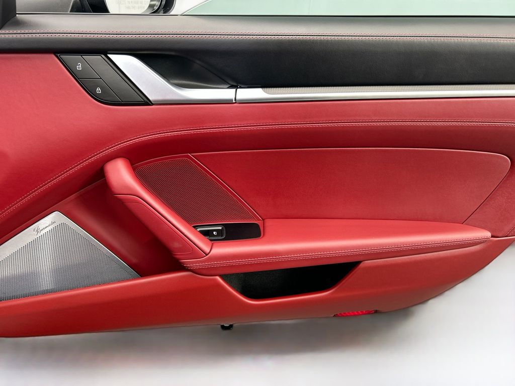 Thumbnail: 2023 Porsche 911 - 25