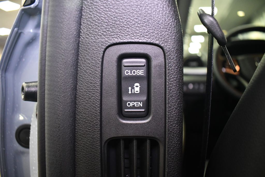 Thumbnail: 2023 Honda Odyssey - 27