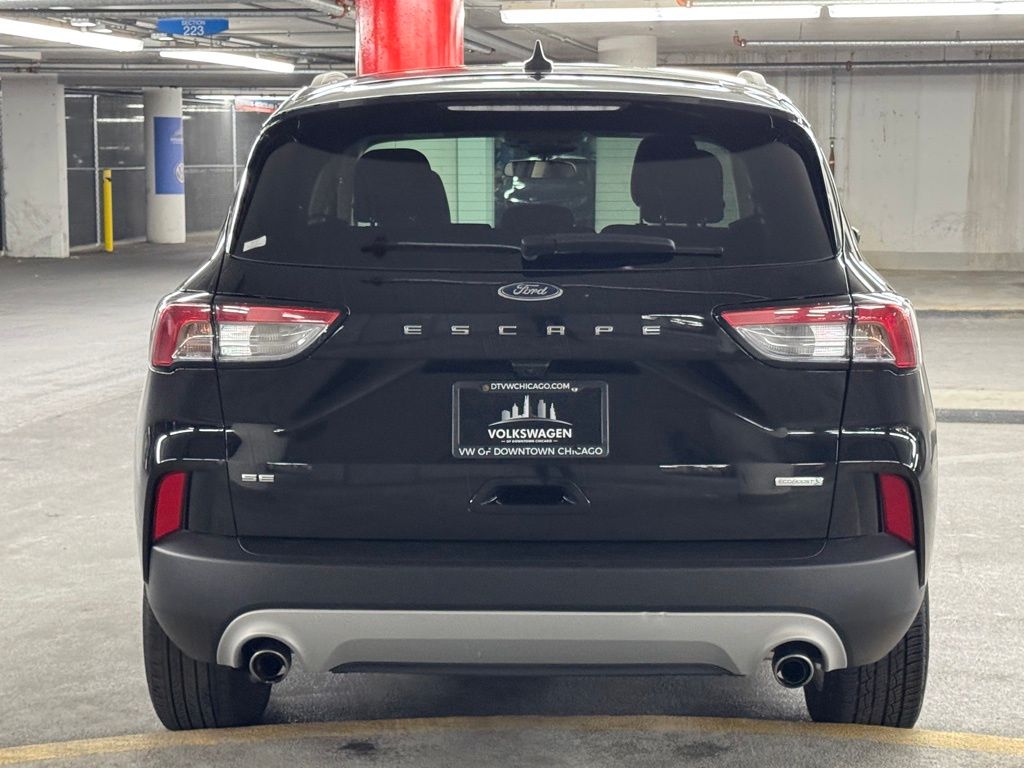 2020 Ford Escape SE 32