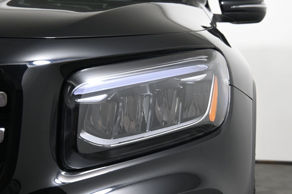 Thumbnail: 2026 Mercedes-Benz GLB - 10