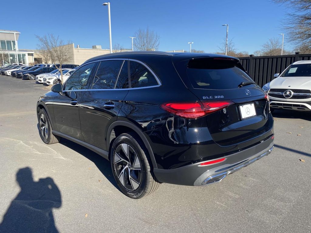 2024 Mercedes-Benz GLC 300 7