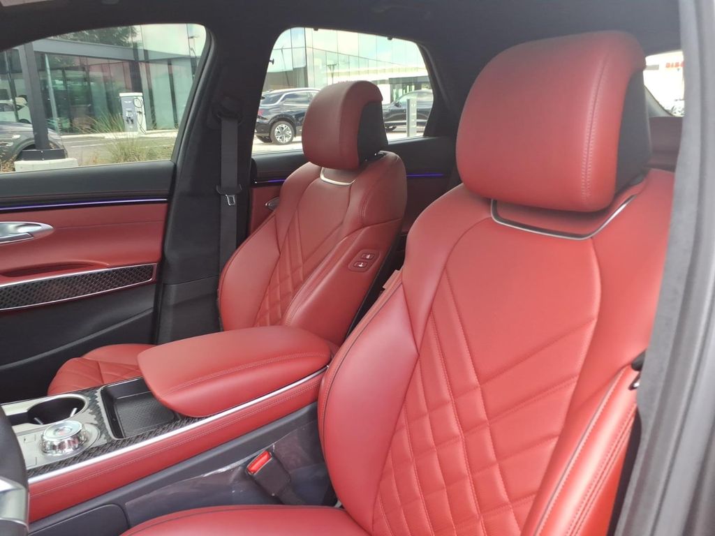New 2026 Genesis GV70 SUV