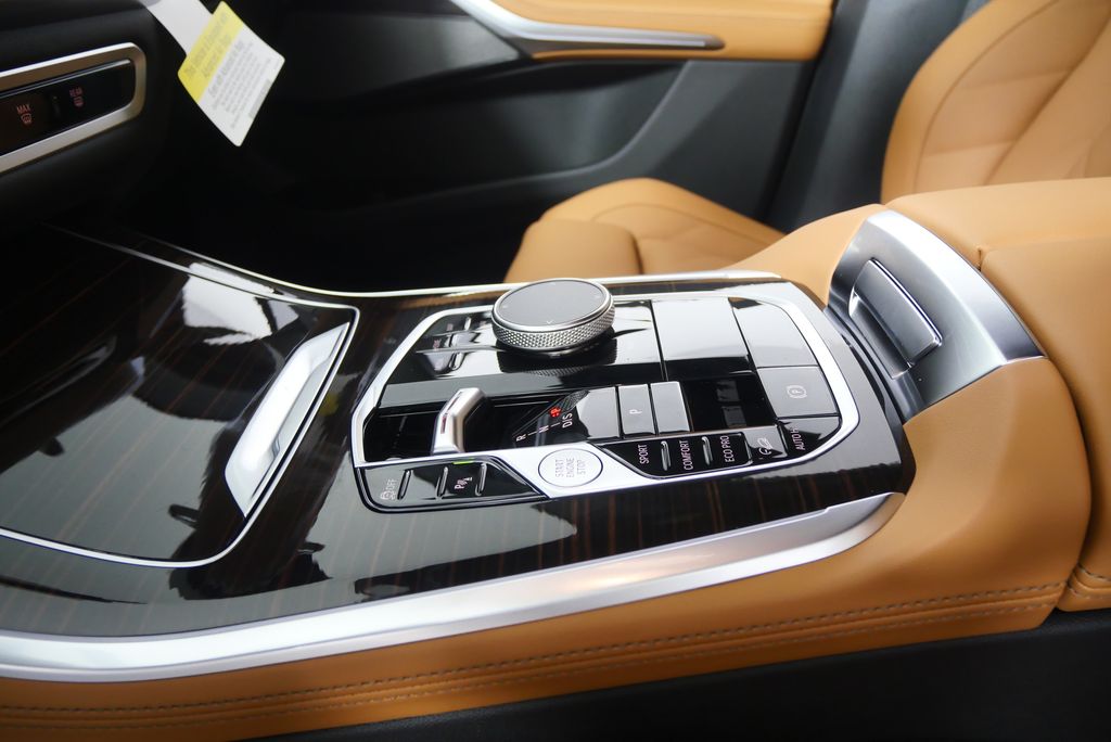 Thumbnail: 2026 BMW X5 - 21
