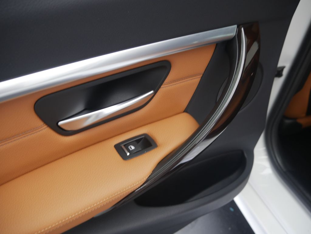 Thumbnail: 2019 BMW 3 Series - 19