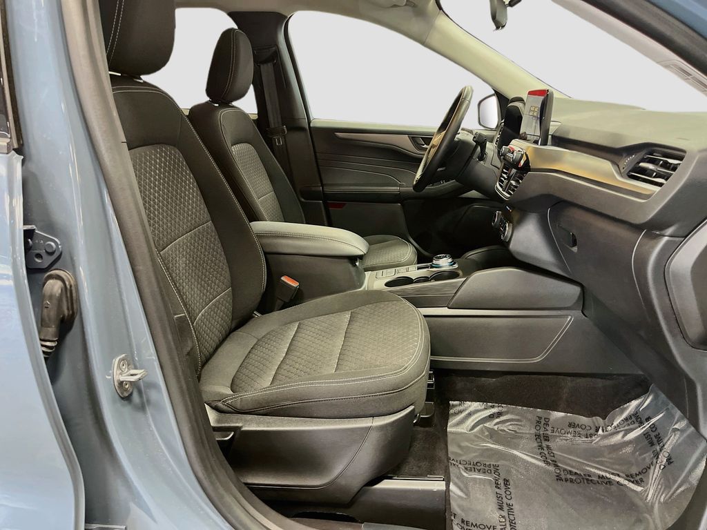 Used 2023 Vapor Blue Ford Active image 27