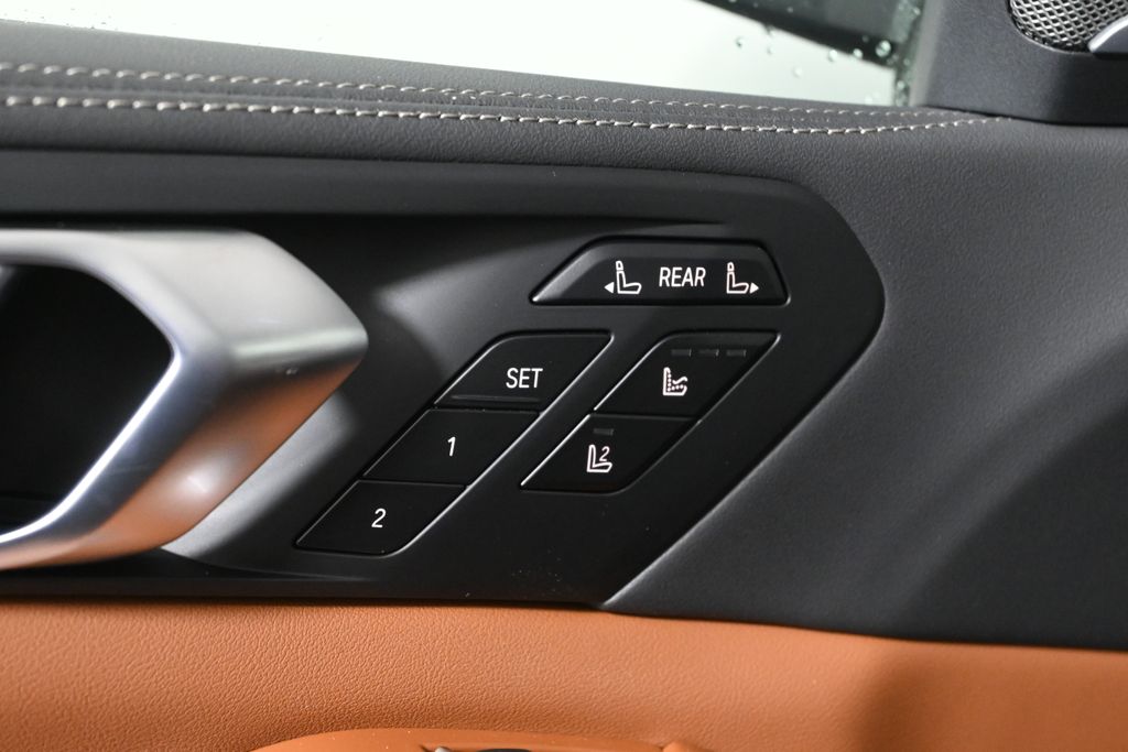 Thumbnail: 2026 BMW X7 - 30