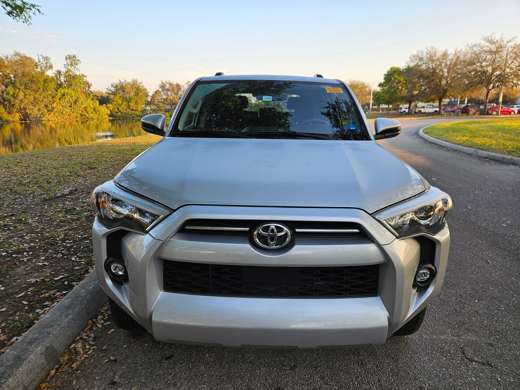 2023 Toyota 4Runner SR5 8